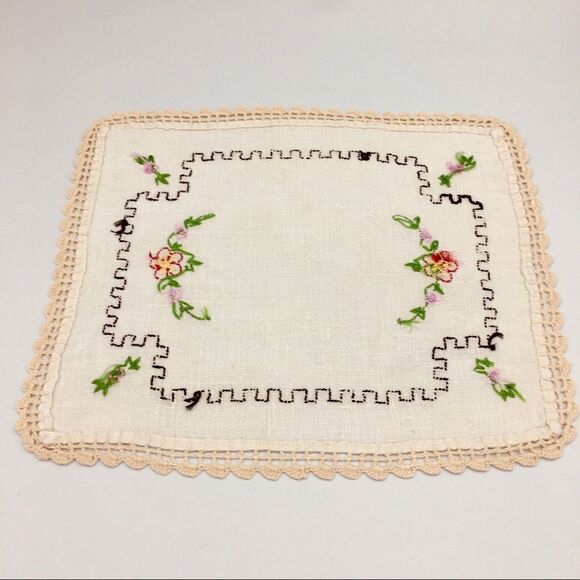 Vintage Floral Embroidered Crochet Lace Trim Linen Doily Rectangle Dresser Scarf - Picture 14 of 14